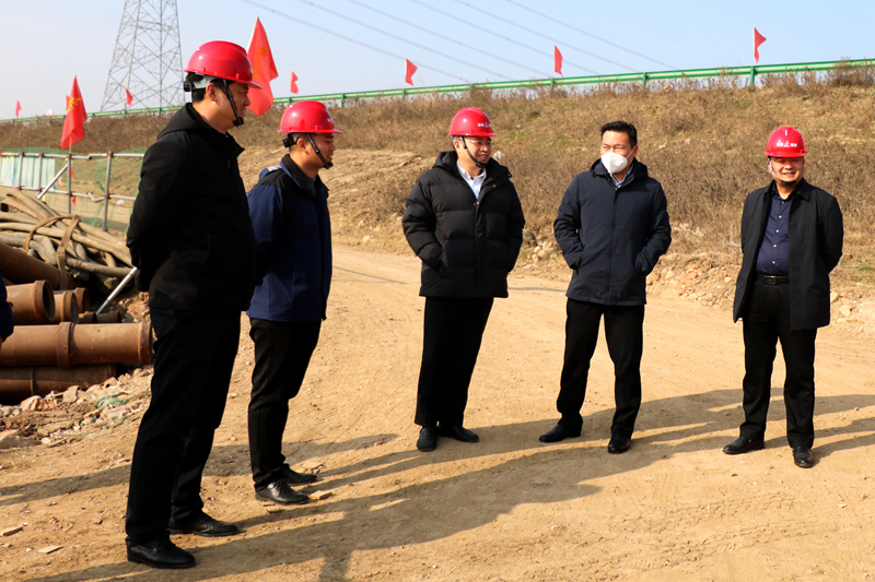 公司黨委書(shū)記、董事長(zhǎng)錢(qián)申春調(diào)研S247（圍烏路）改建工程四期項(xiàng)目建設(shè) (2)